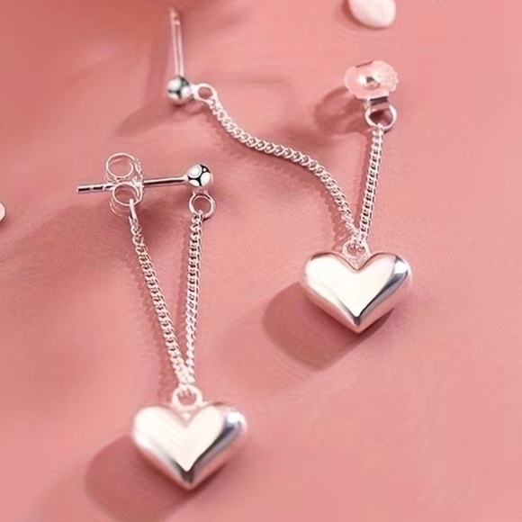 Elegant Silver Heart Drop Earrings - Picture 4 of 4
